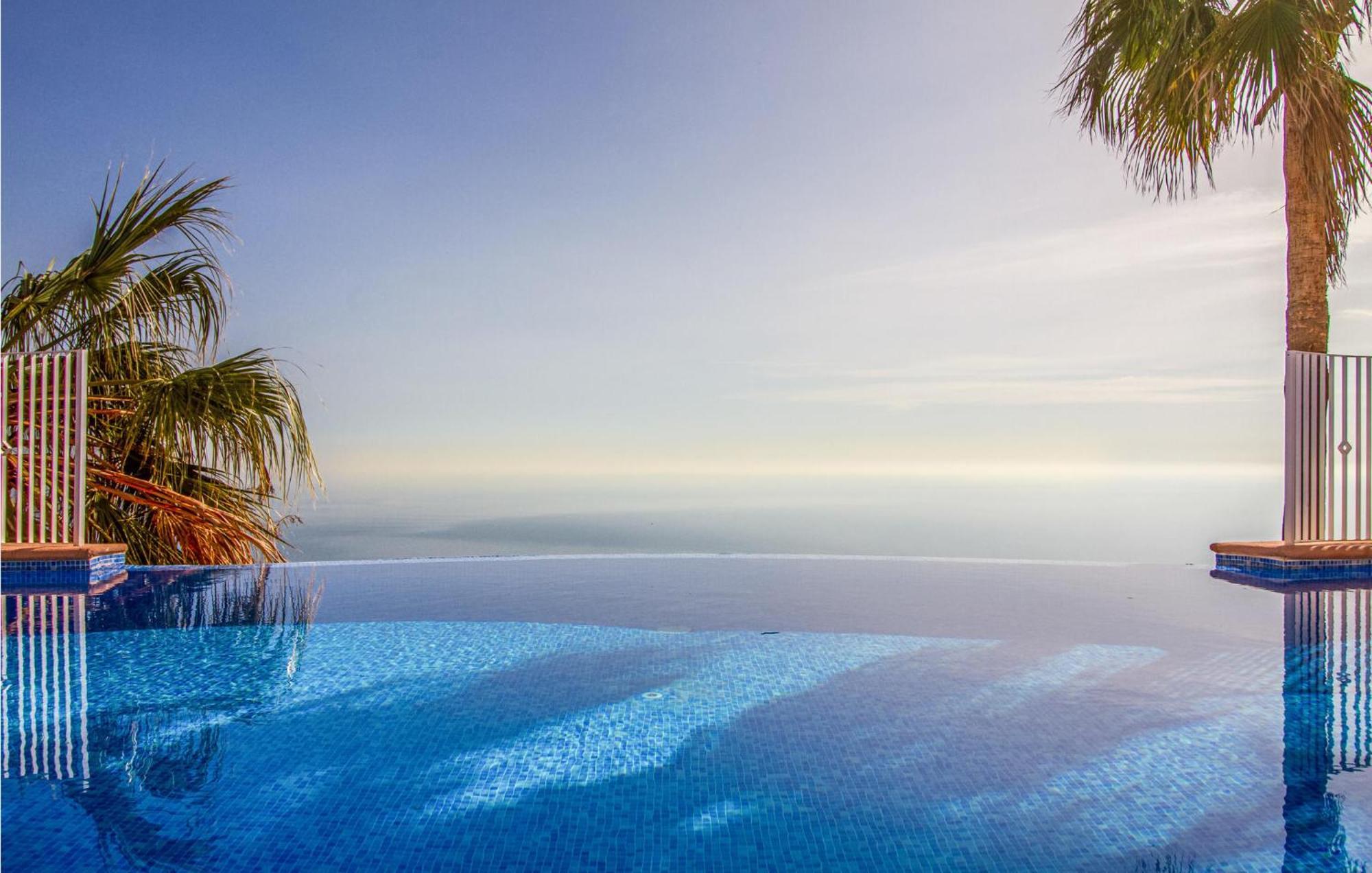 Nice Apartment In Cumbre Del Sol With Wifi Bagian luar foto